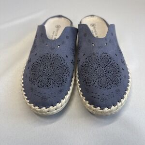 Bernie Mev Floral Cut Out Slip Slip On Mules Flats Women's Sz EU 39 US 8 Blue
